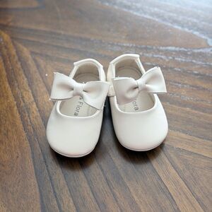 Charming Cream Baby Dress Shoes with Bow